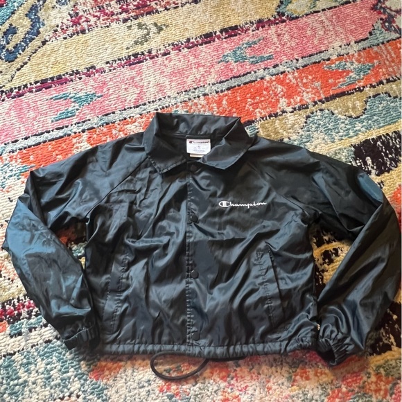 Champion Black Cropped windbreaker Jacket size XS - Picture 1 of 5